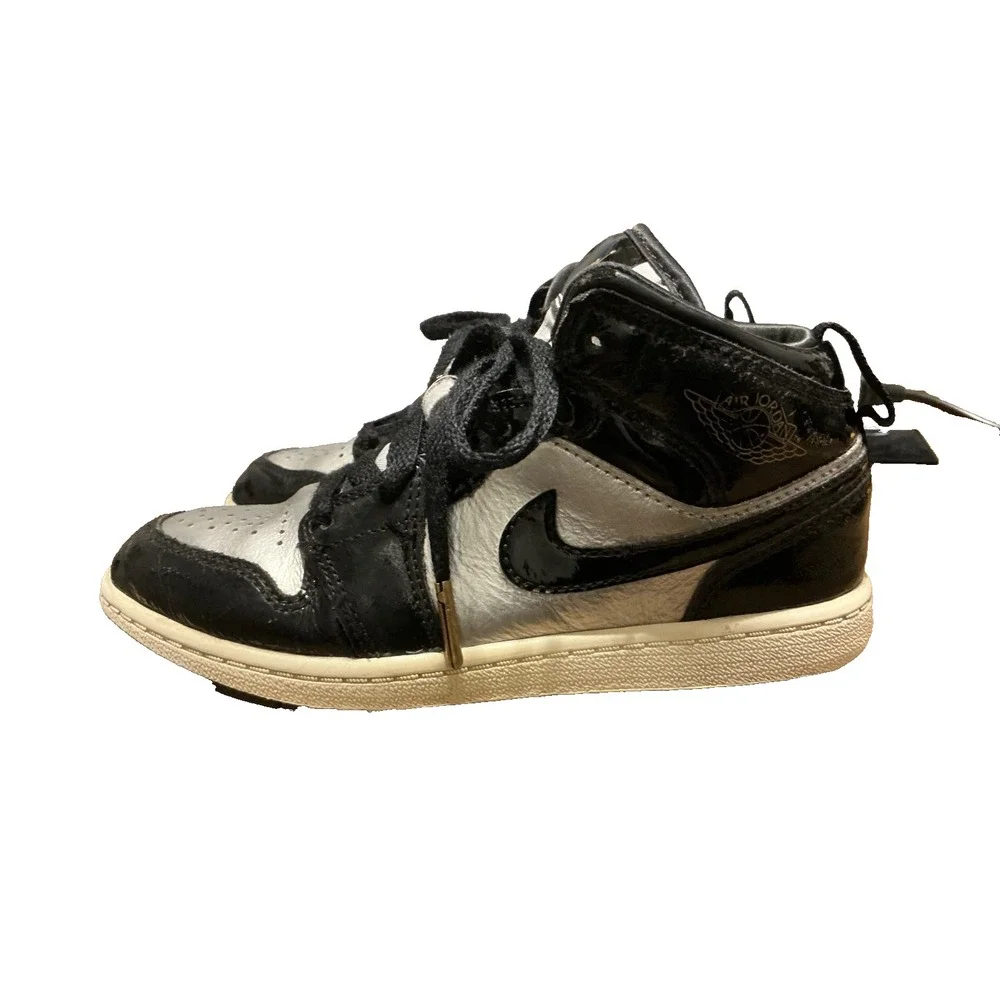 NIKE AIR JORDAN 1 Mid SE (GS) Black Metallic Silver (FZ3937-001) Kids Size 1 Y